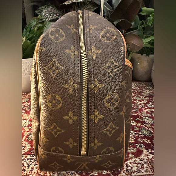 Louis Vuitton Deauville Monogram Handbag - Picture 9 of 12